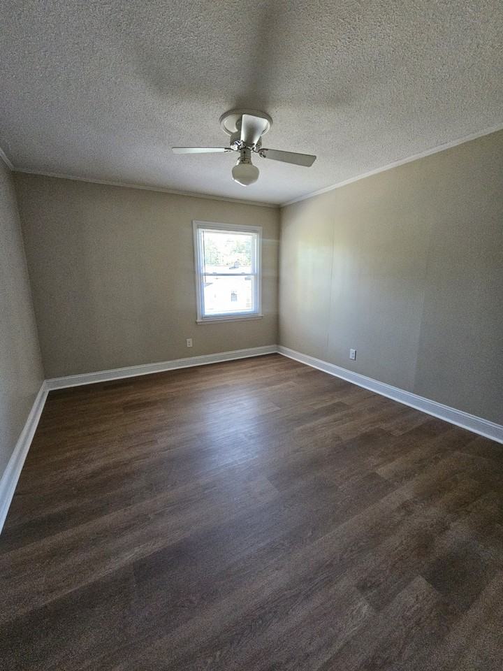 718 E Maple Ave #C - Photo 5 of 11