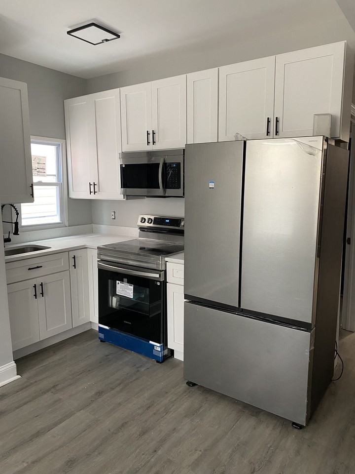 5112 Belair Road - 1A AVAILABLE $650 - Photo 7 of 9