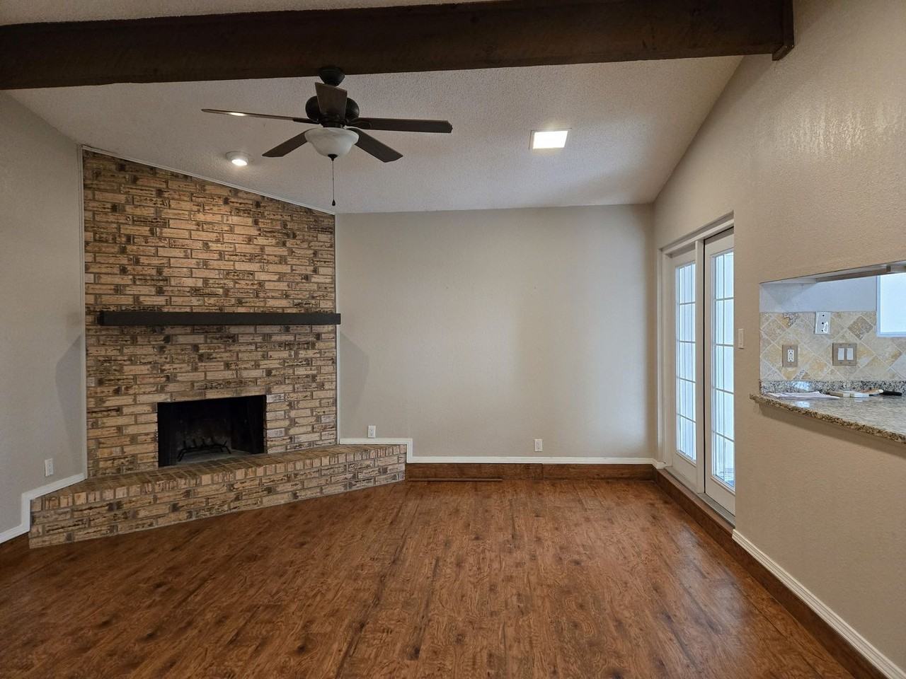 112 Lindenwood North - Photo 6 of 15