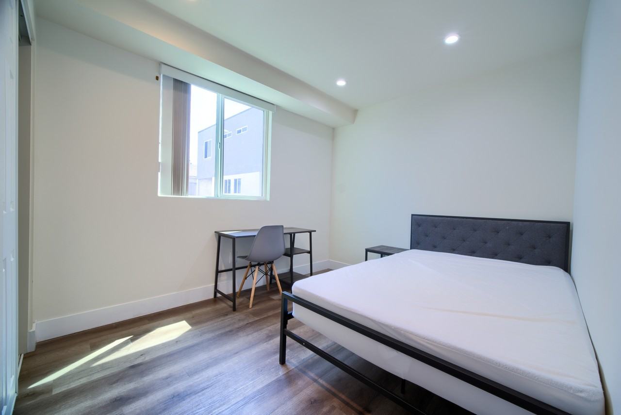 1419 1/2 S New Hampshire Ave - Photo 6 of 19