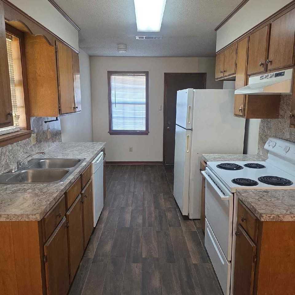 1002 Sybil Drive #1 - Photo 2 of 5