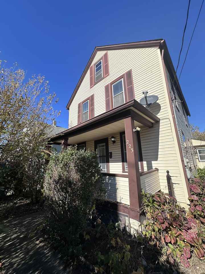 223 E 27th St #1 - Photo 2 of 34