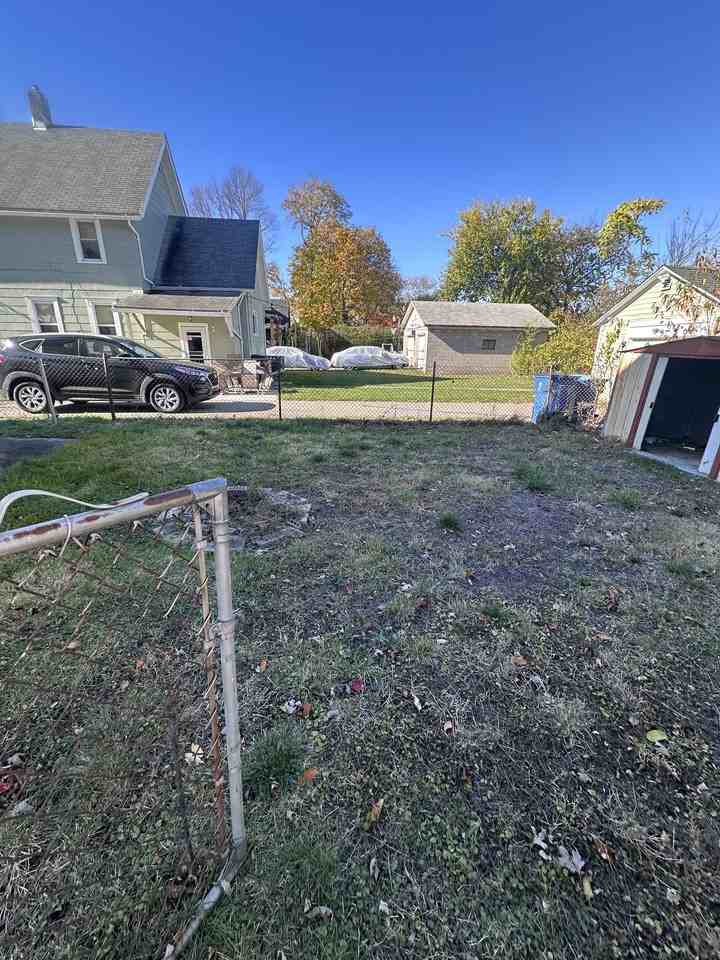 223 E 27th St #1 - Photo 5 of 34