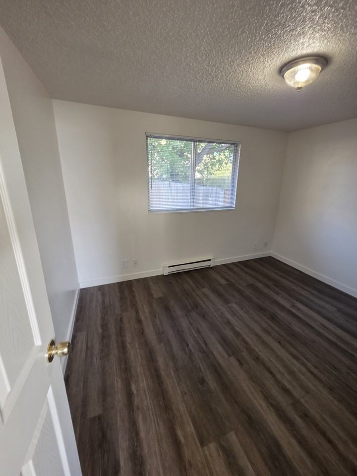 482 Mae St #1 - Photo 2 of 8