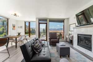 featured image of 2220 West Woodin Avenue #1