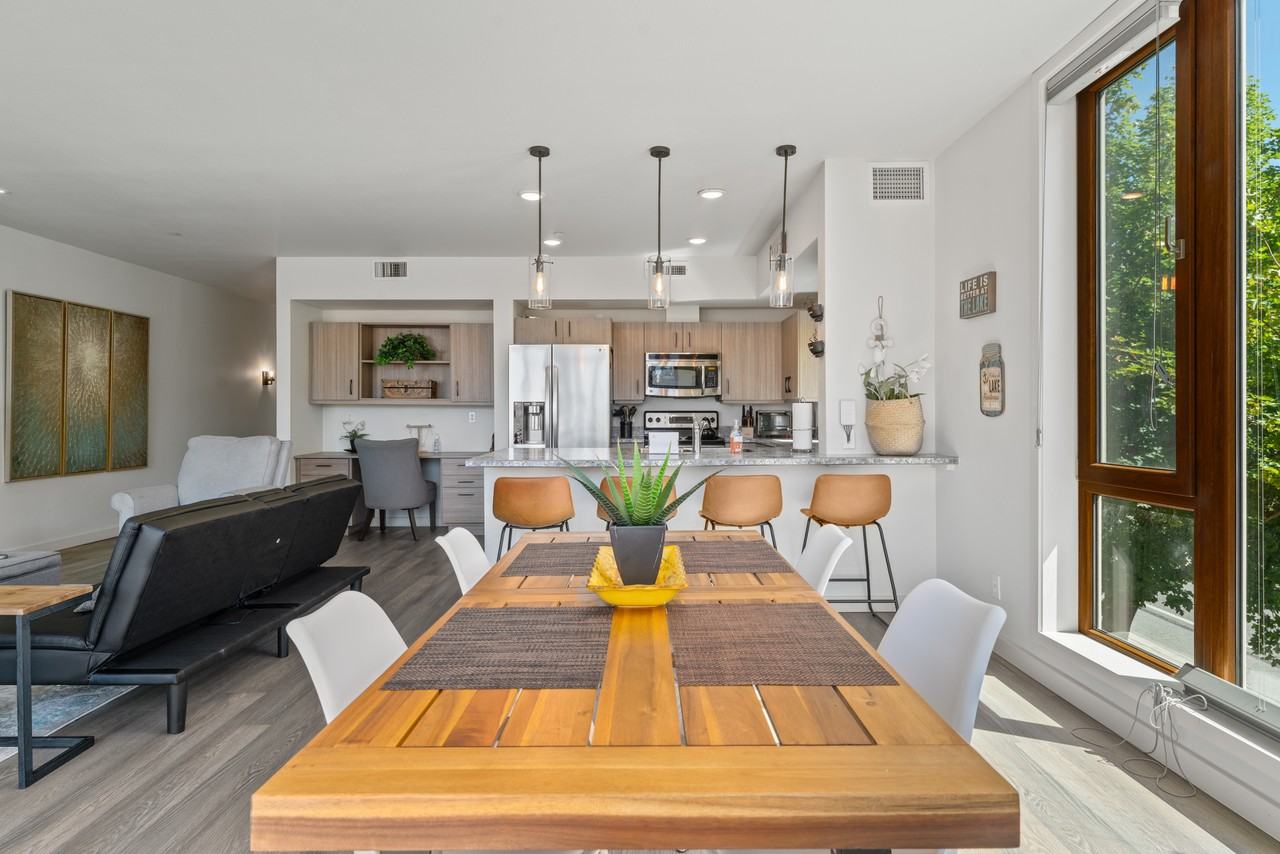 2220 West Woodin Avenue #1 - Photo 5 of 23