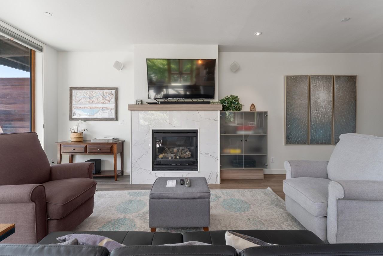 2220 West Woodin Avenue #1 - Photo 6 of 23