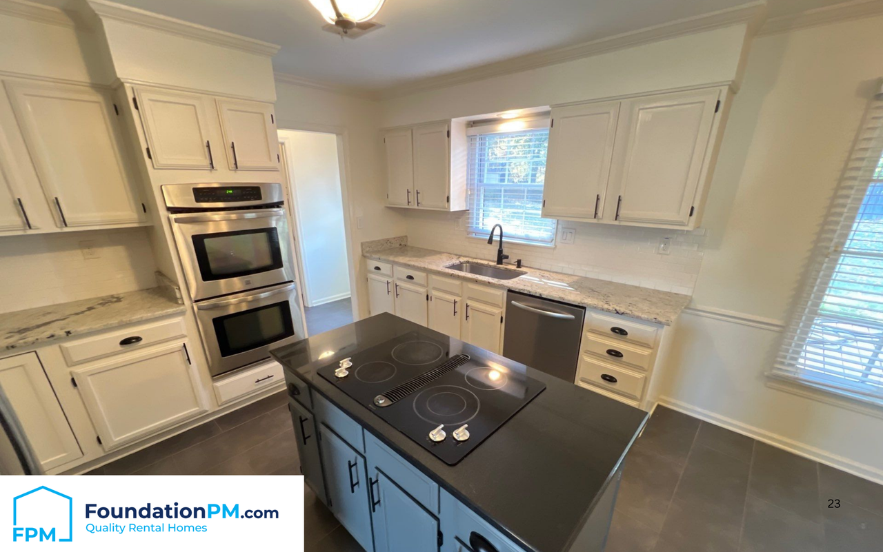 8653 Chris Suzanne Cir #1 - Photo 3 of 32