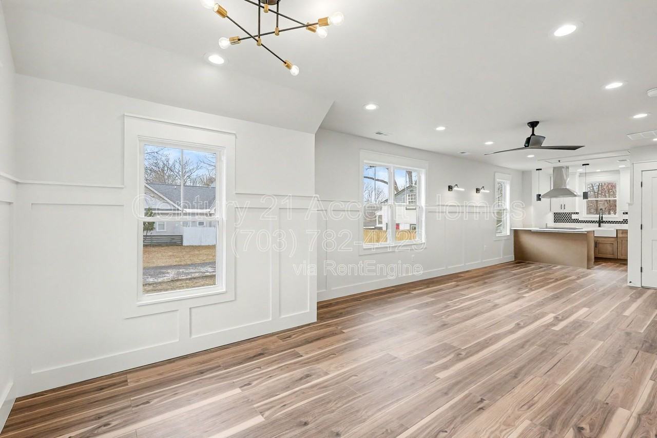 12101 Fort Washington Road - Photo 2 of 22