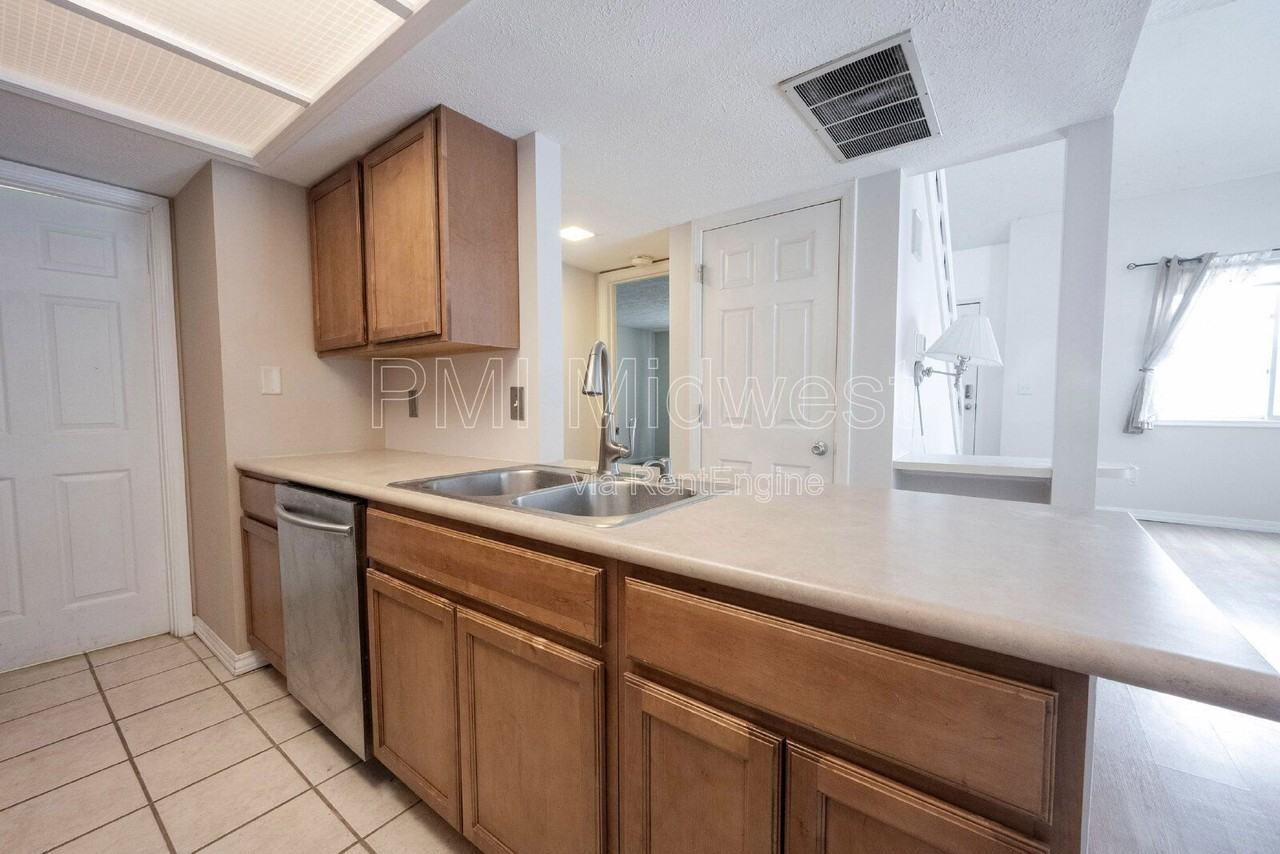 507 Conner Creek Dr - Photo 7 of 23