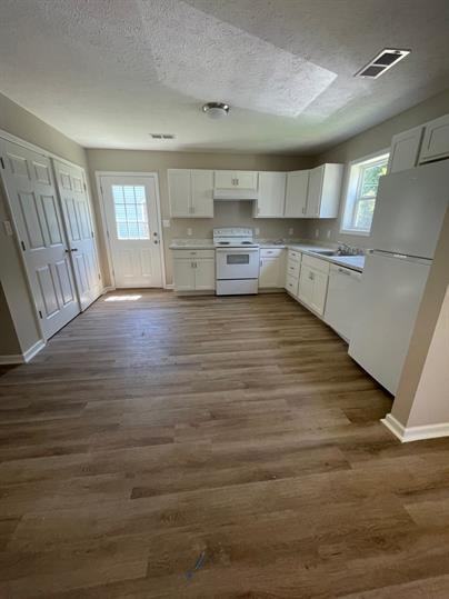 1831 Schaffer St #1 - Photo 3 of 13