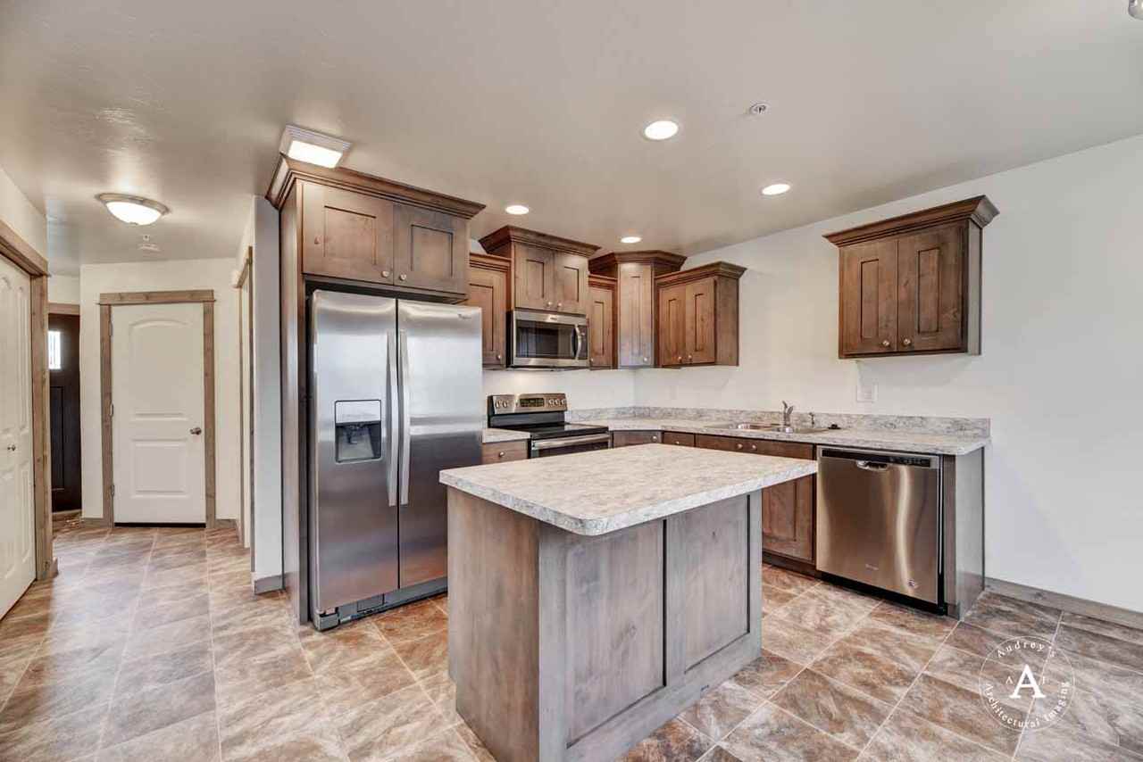 2058 Gold Avenue #2058 - Photo 7 of 22