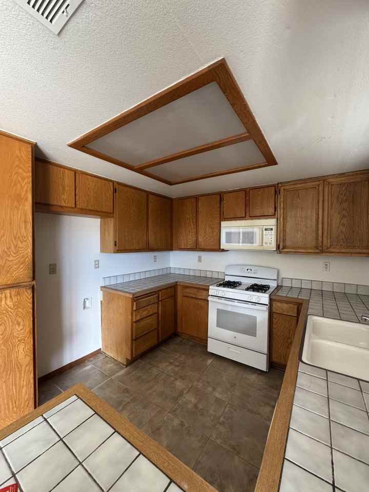 19660 Neuralia Rd #1 - Photo 5 of 13