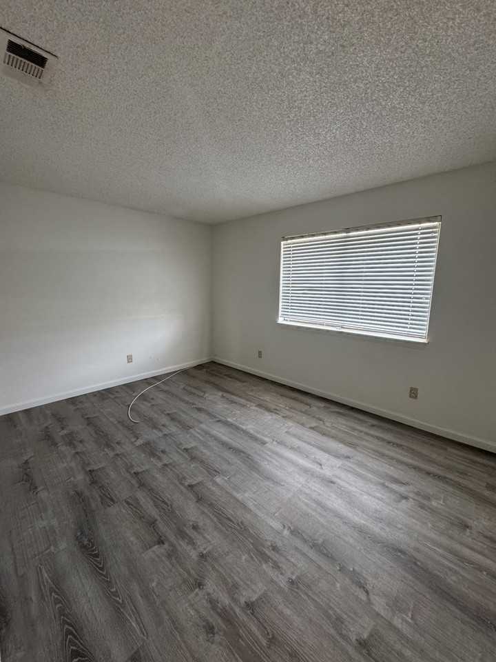 19660 Neuralia Rd #1 - Photo 6 of 13