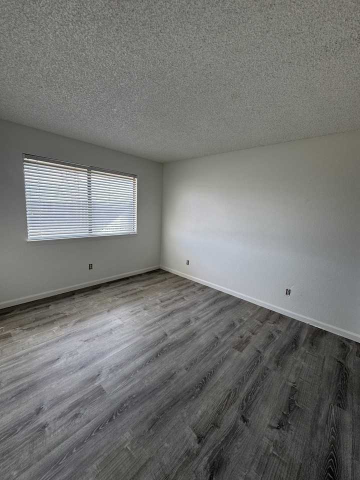 19660 Neuralia Rd #1 - Photo 7 of 13