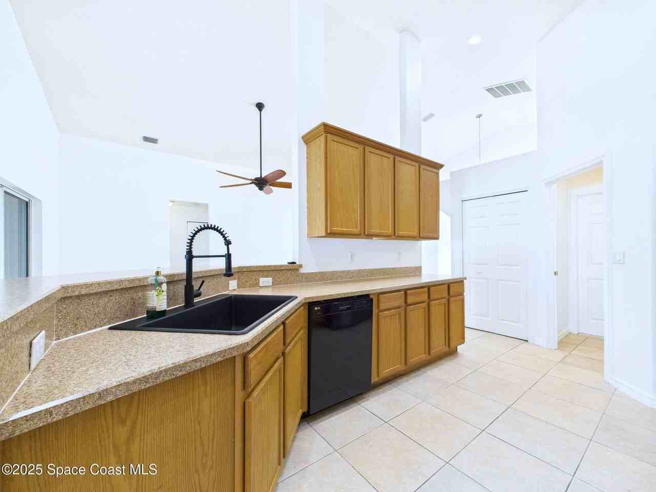 207 Alcantarra St Nw #1 - Photo 4 of 8