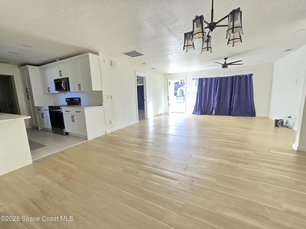 2417 Colonial Dr #1 - Photo 5 of 10