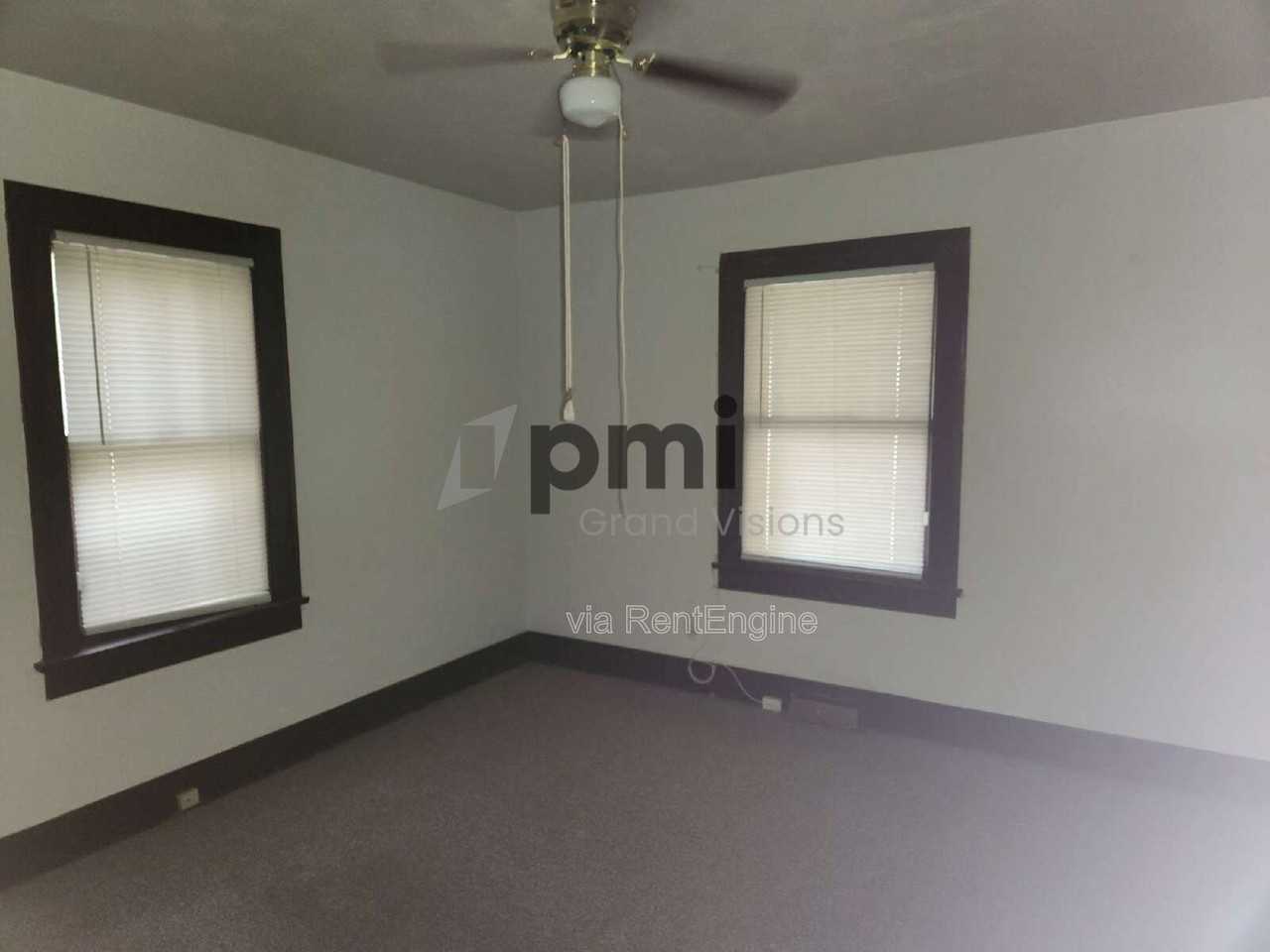 2055 E Prairie St - Photo 2 of 10