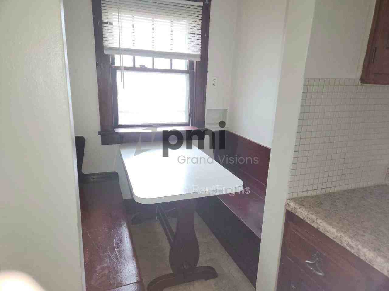 2055 E Prairie St - Photo 6 of 10