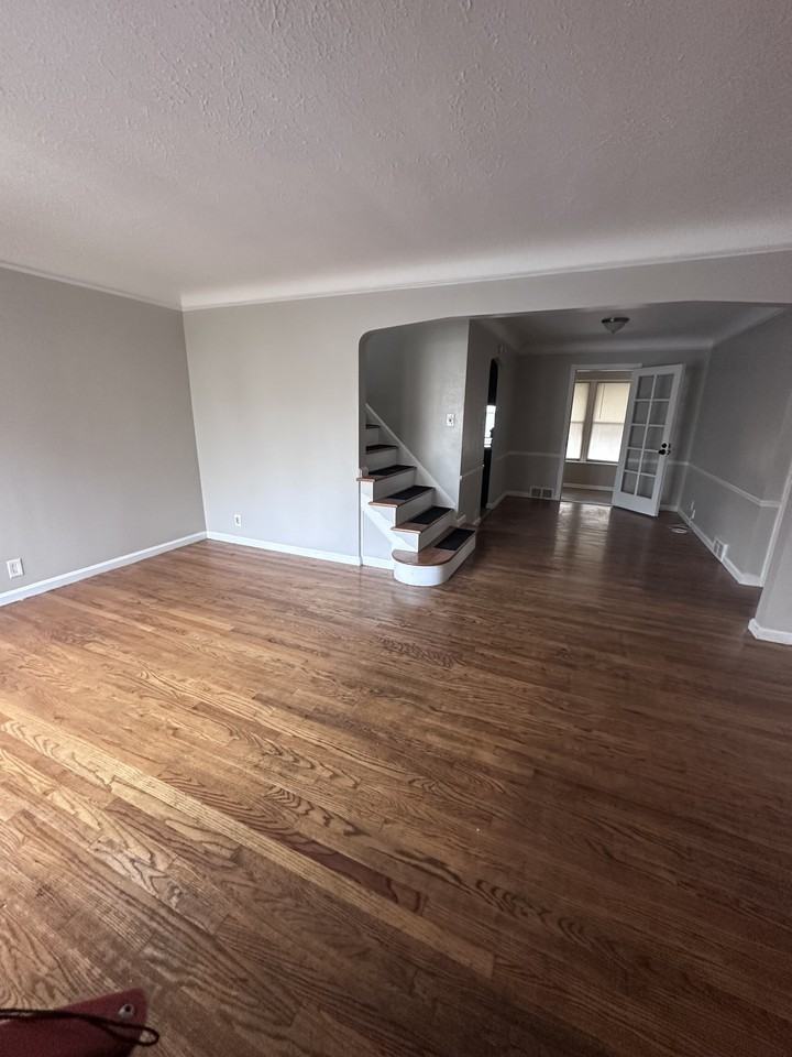 1240 Avondale Rd #1 - Photo 3 of 33