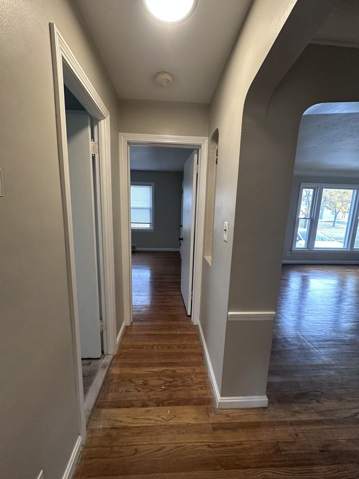 1240 Avondale Rd #1 - Photo 6 of 33