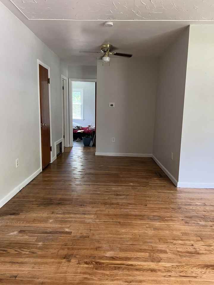 413 10th Ter - Photo 4 of 29