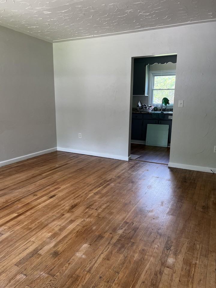 413 10th Ter - Photo 6 of 29