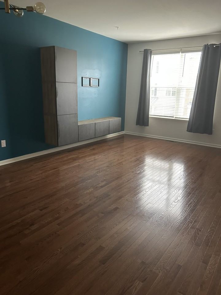 3525 Naamans Rd - Photo 2 of 9