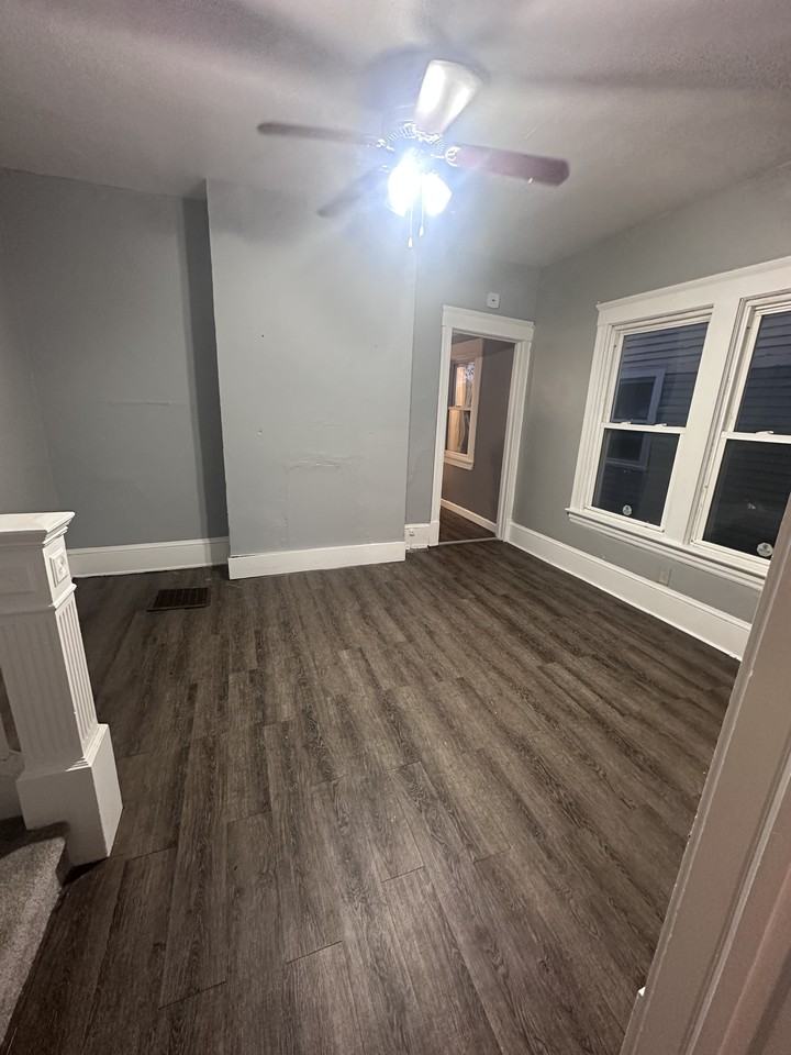 9415 Edmunds Ave #1 - Photo 6 of 30