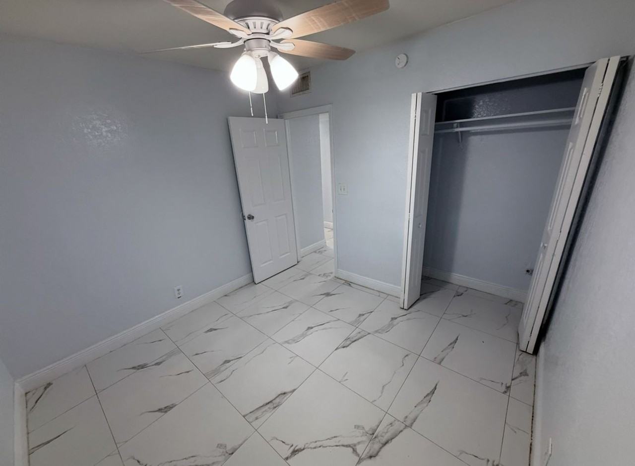 1651 Southwest 40th Terrace #A - Photo 4 of 10