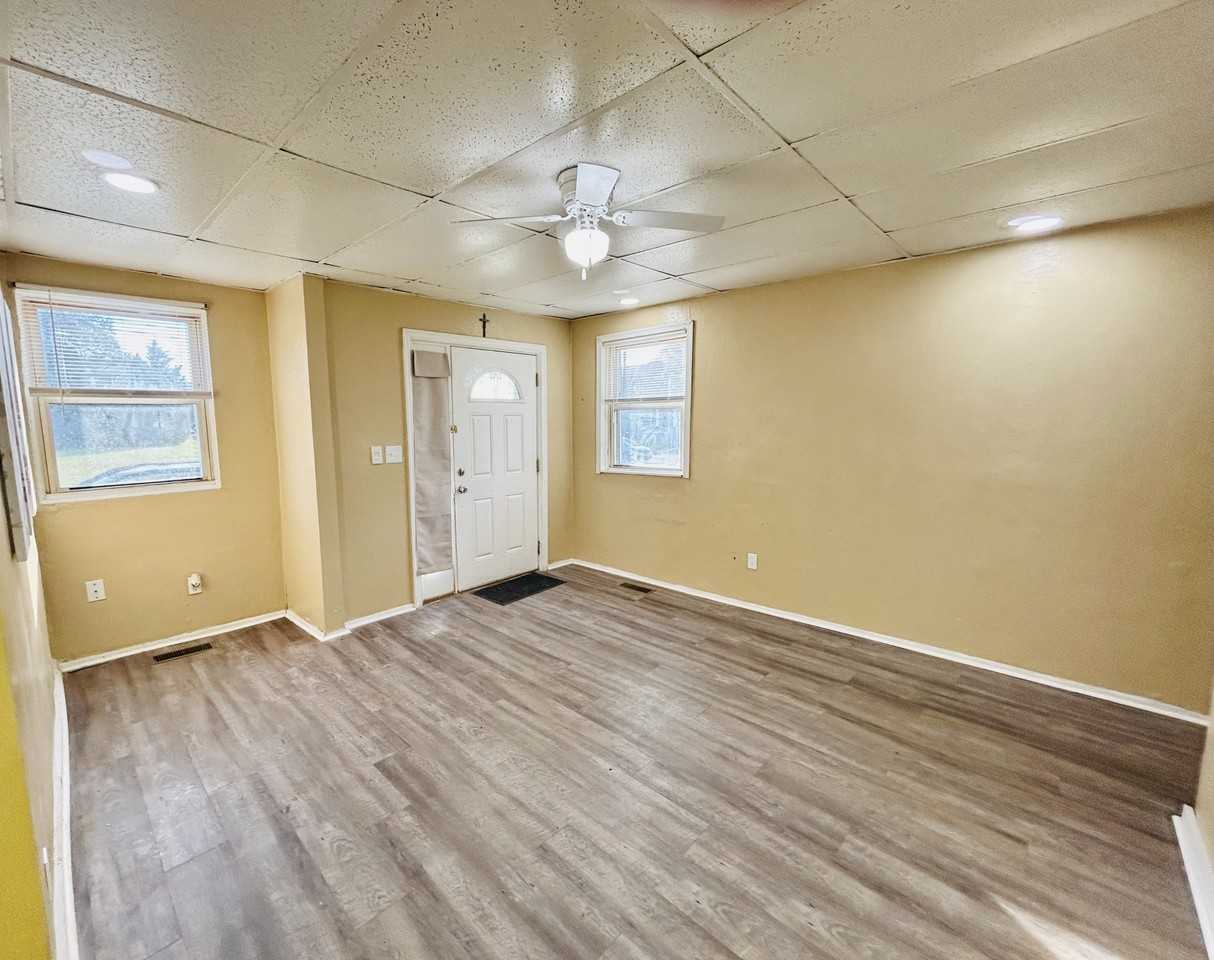 242 West 28th Street #1 - Photo 4 of 25