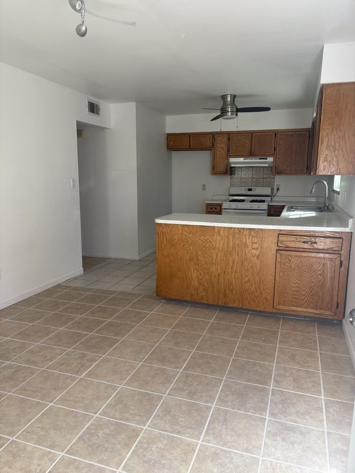 1143 De Vargas Court #1 - Photo 4 of 11