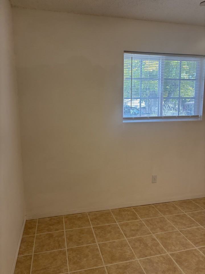 1143 De Vargas Court #1 - Photo 6 of 11