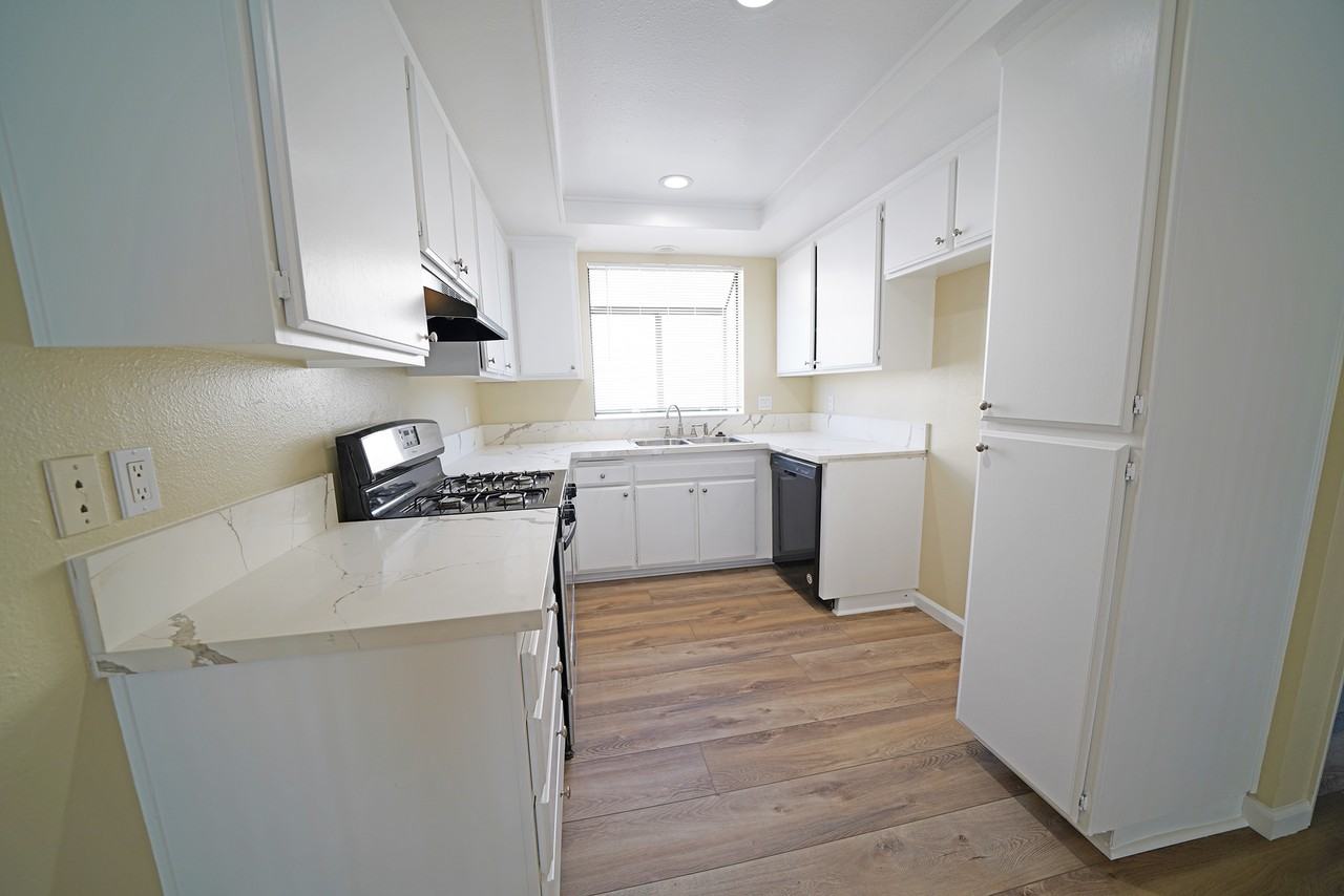 27663 Ironstone Drive #6 - Photo 6 of 12