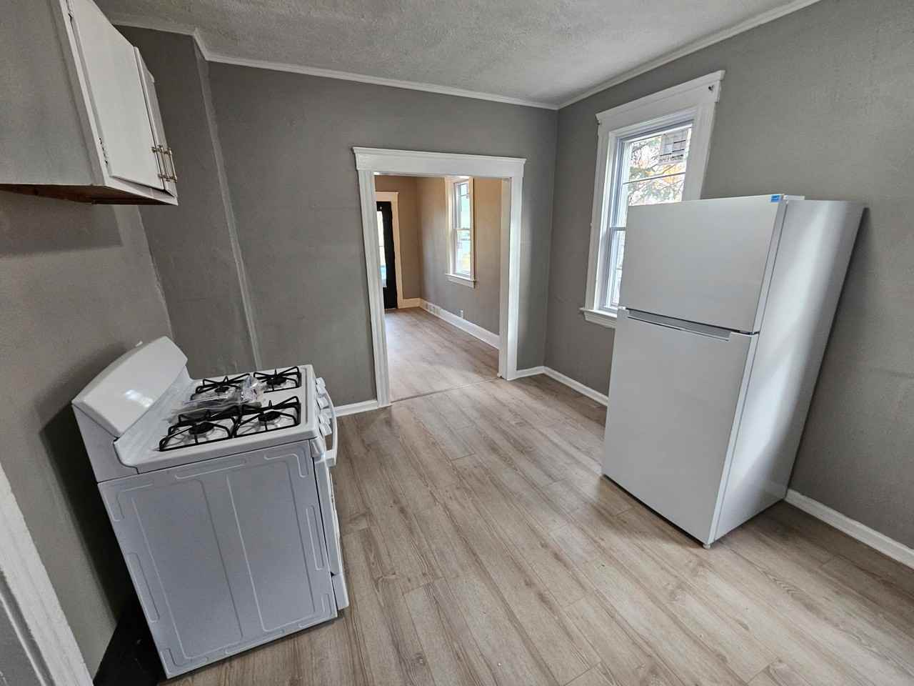 1148 Norwood Rd - Photo 4 of 19