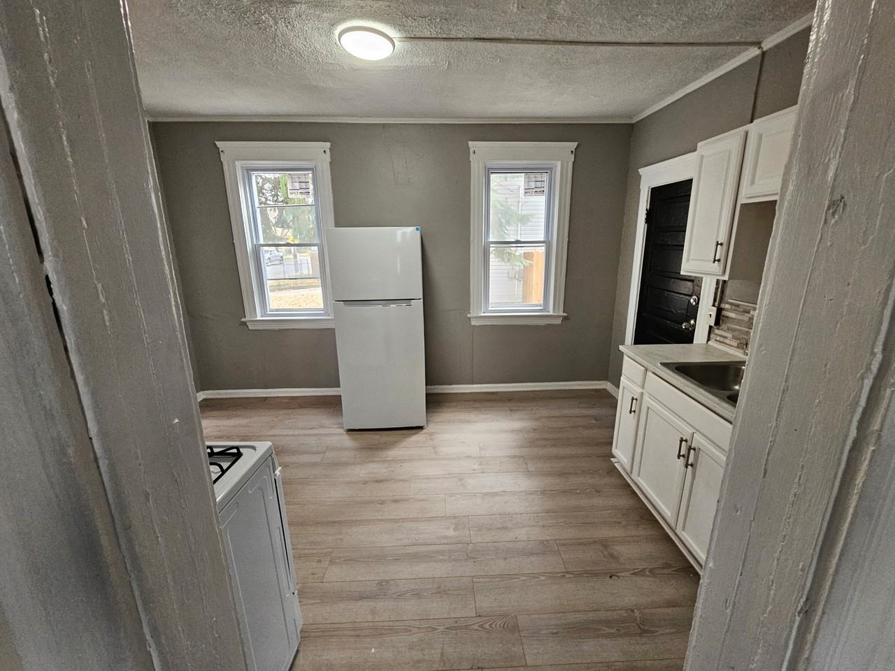 1148 Norwood Rd - Photo 5 of 19