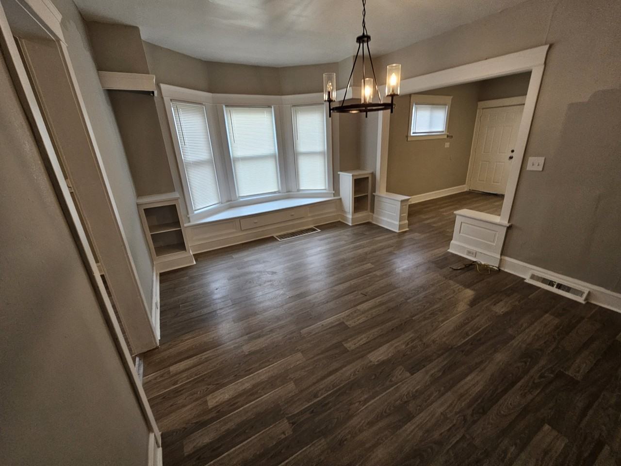 2032 W 98th St - Photo 3 of 20