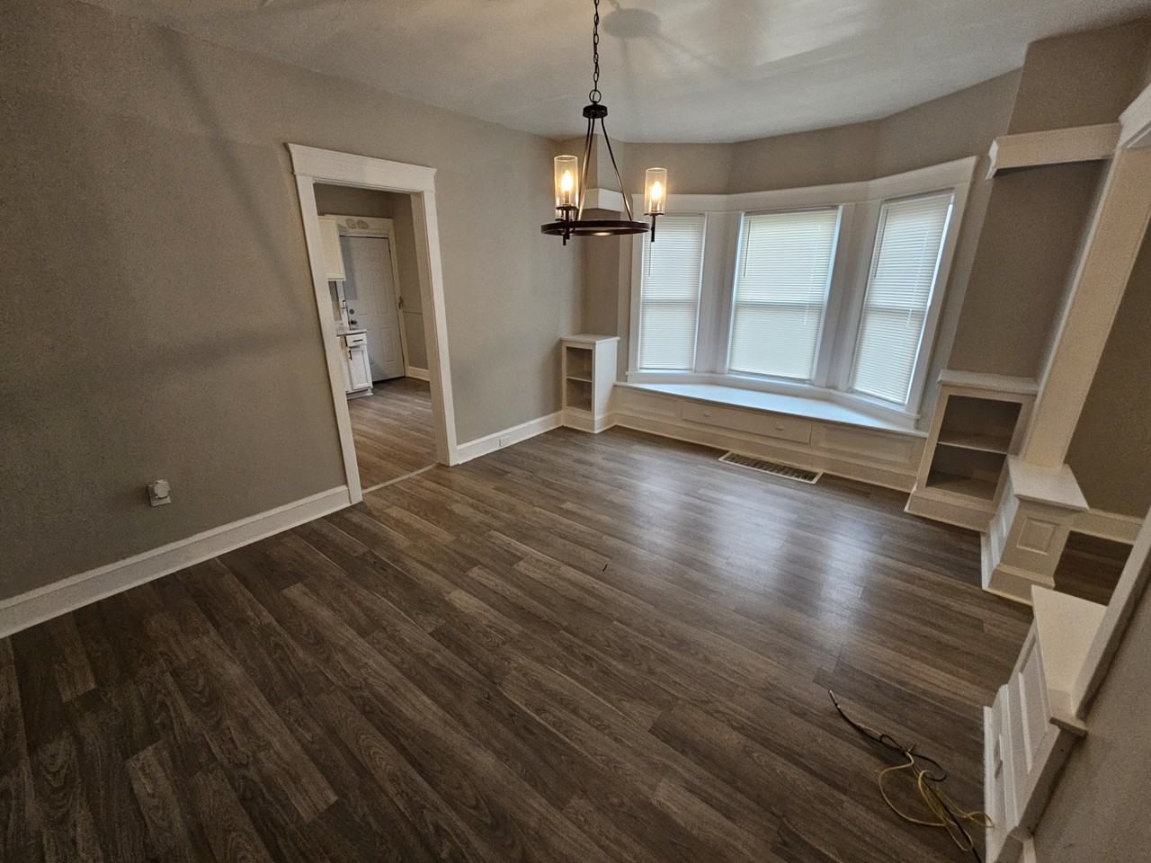 2032 W 98th St - Photo 5 of 20