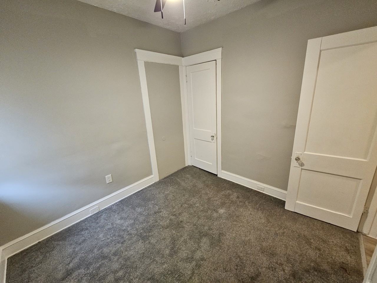 2032 W 98th St - Photo 6 of 20