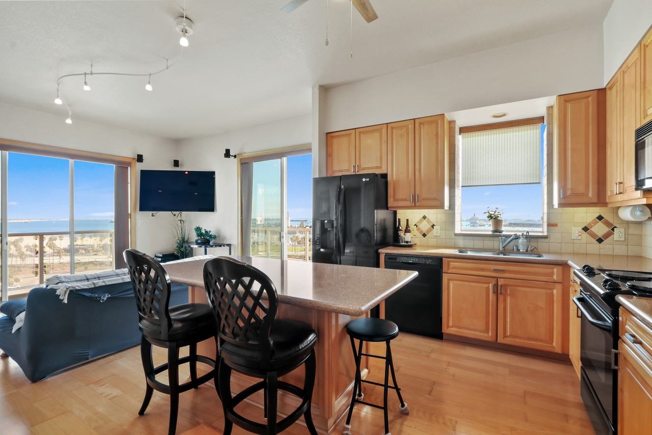 488 East Ocean Boulevard #1016 - Photo 2 of 50