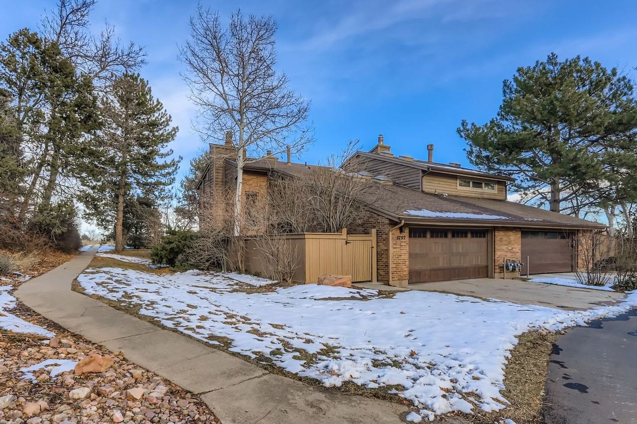 3792 Lakebriar Drive - Photo 2 of 22