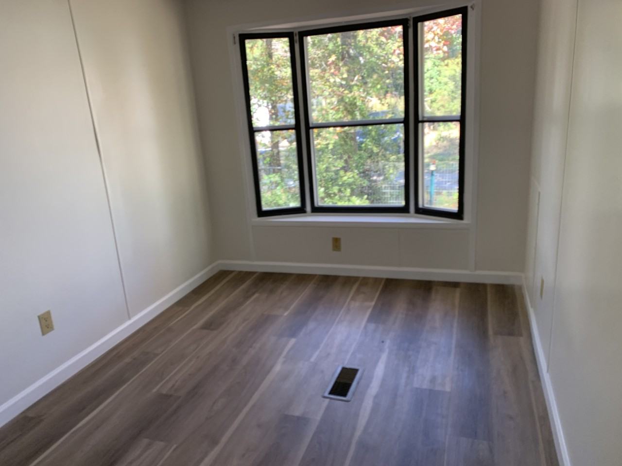 111 Hunter Ct #1 - Photo 6 of 10