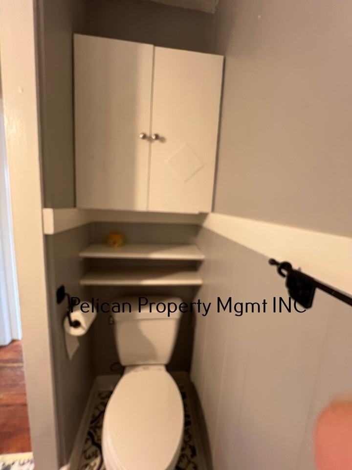 327 Jefferson St #1 - Photo 3 of 18