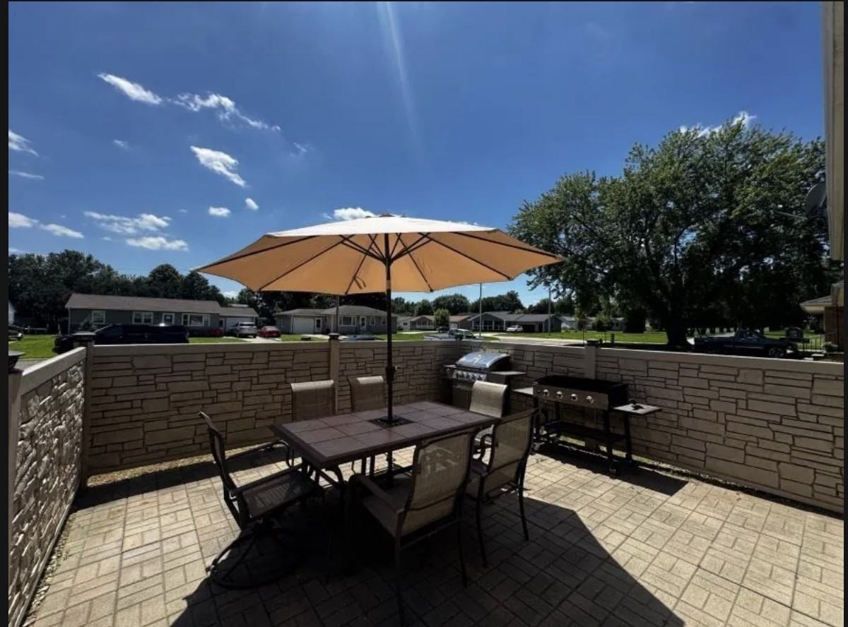 812 West 4th Street #1 - Photo 3 of 19