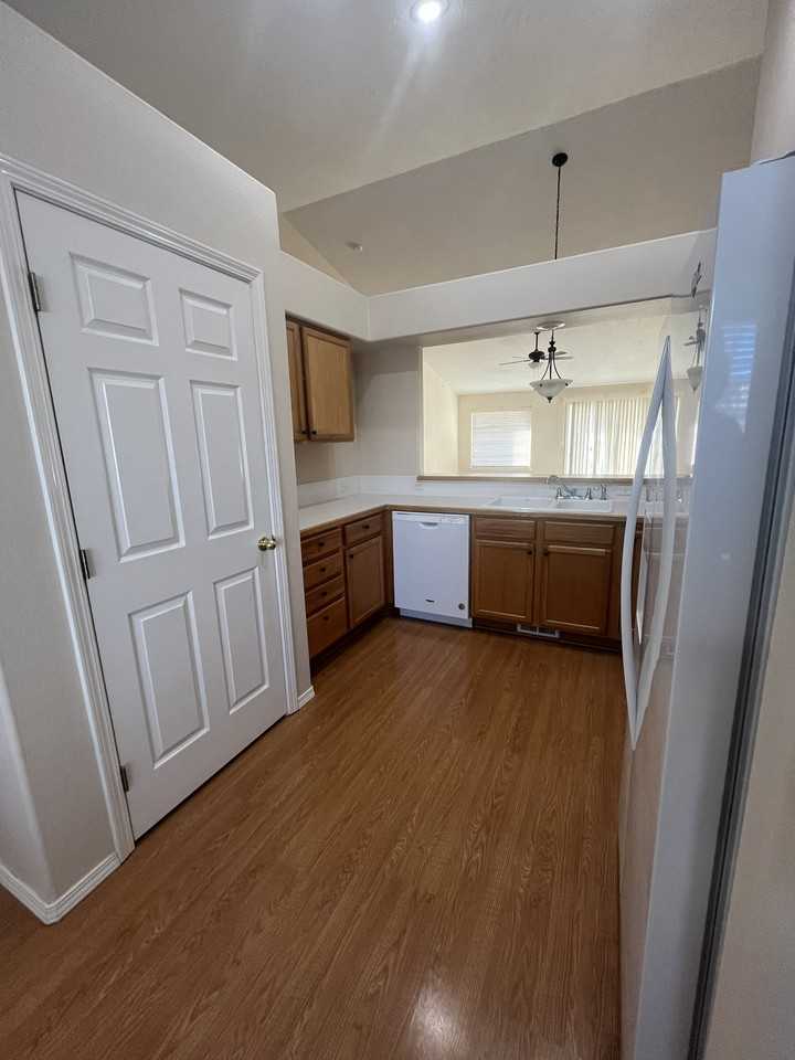 2645 N Englewood Way #2645 - Photo 6 of 15