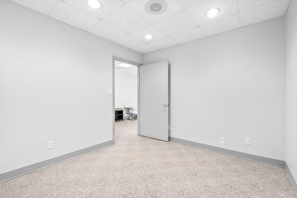 311 W 9th St #1 - Photo 2 of 40