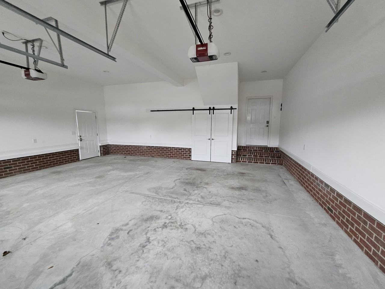 104 Pioneer Trails Dr #1 - Photo 3 of 29