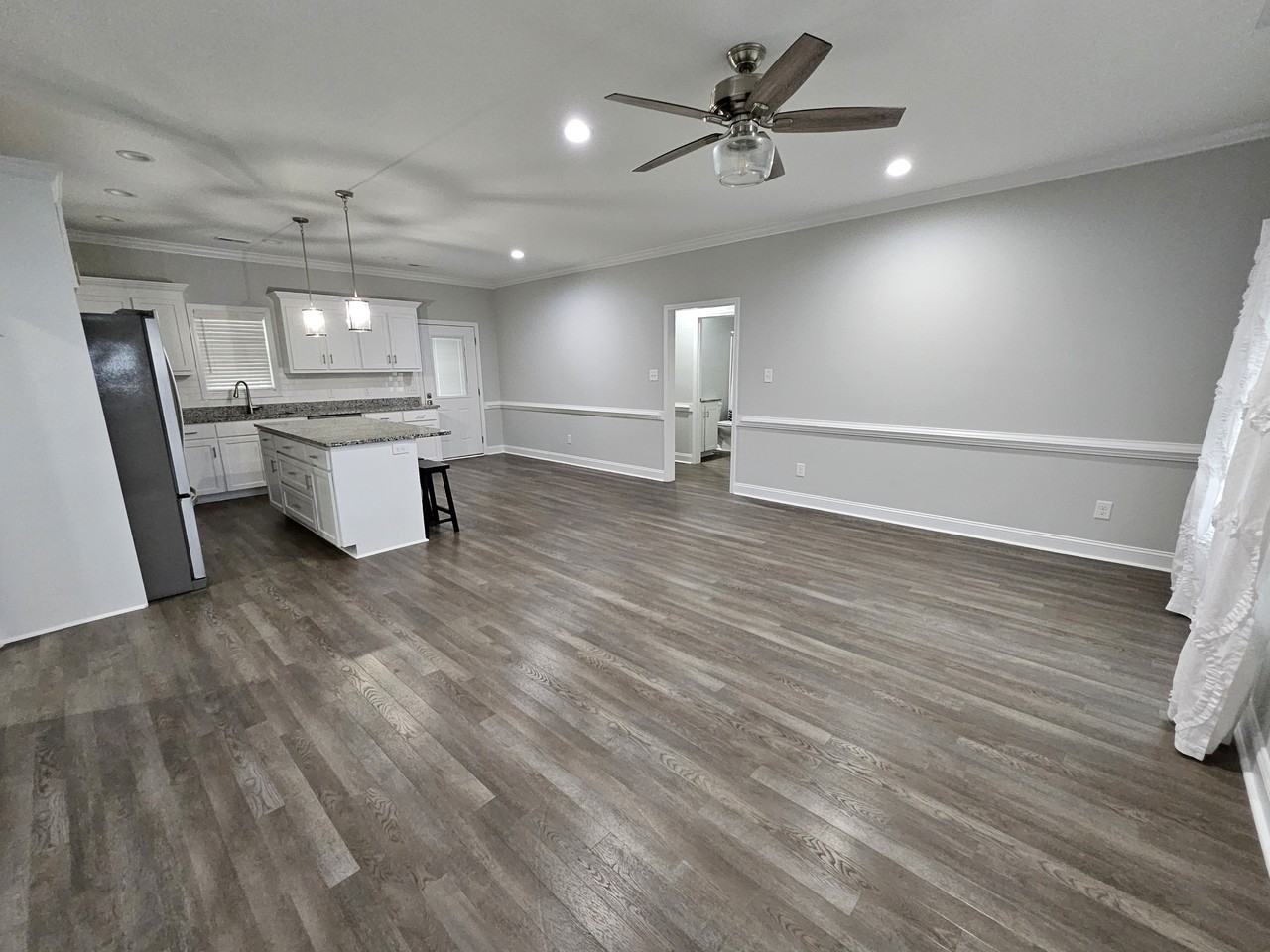 104 Pioneer Trails Dr #1 - Photo 5 of 29