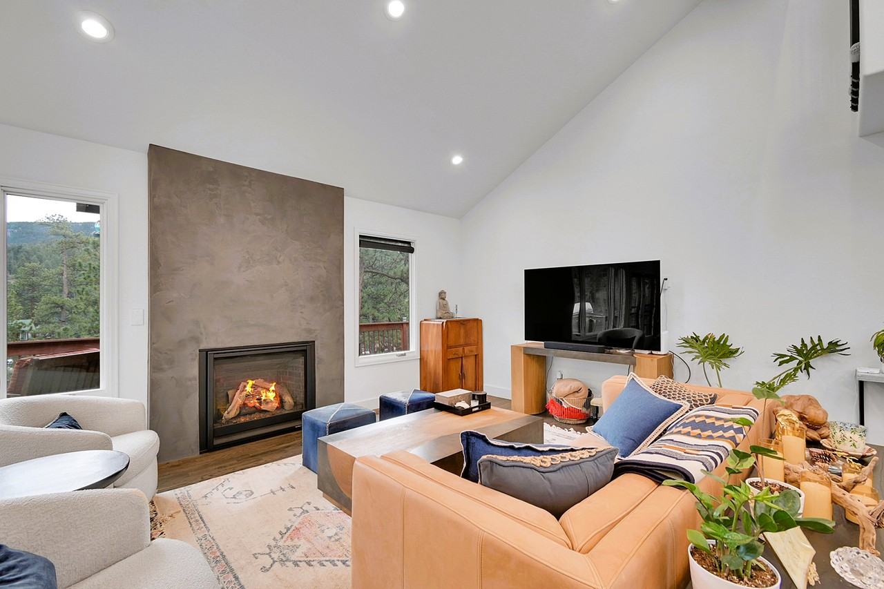 28384 Kinnikinnick Rd #1 - Photo 3 of 50