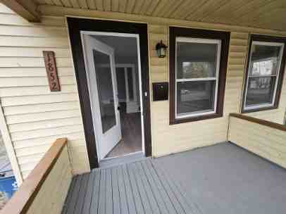 1850 E 32nd St #1850RIGHT - Photo 2 of 32